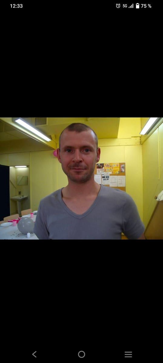Profile of Russell, 33, Gay dating in Oak Ridge (Tennessee)