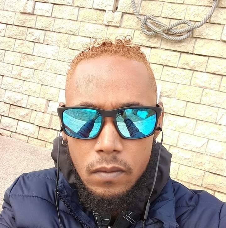 Profile of Justin, 30, Gay dating in Mango (Florida)