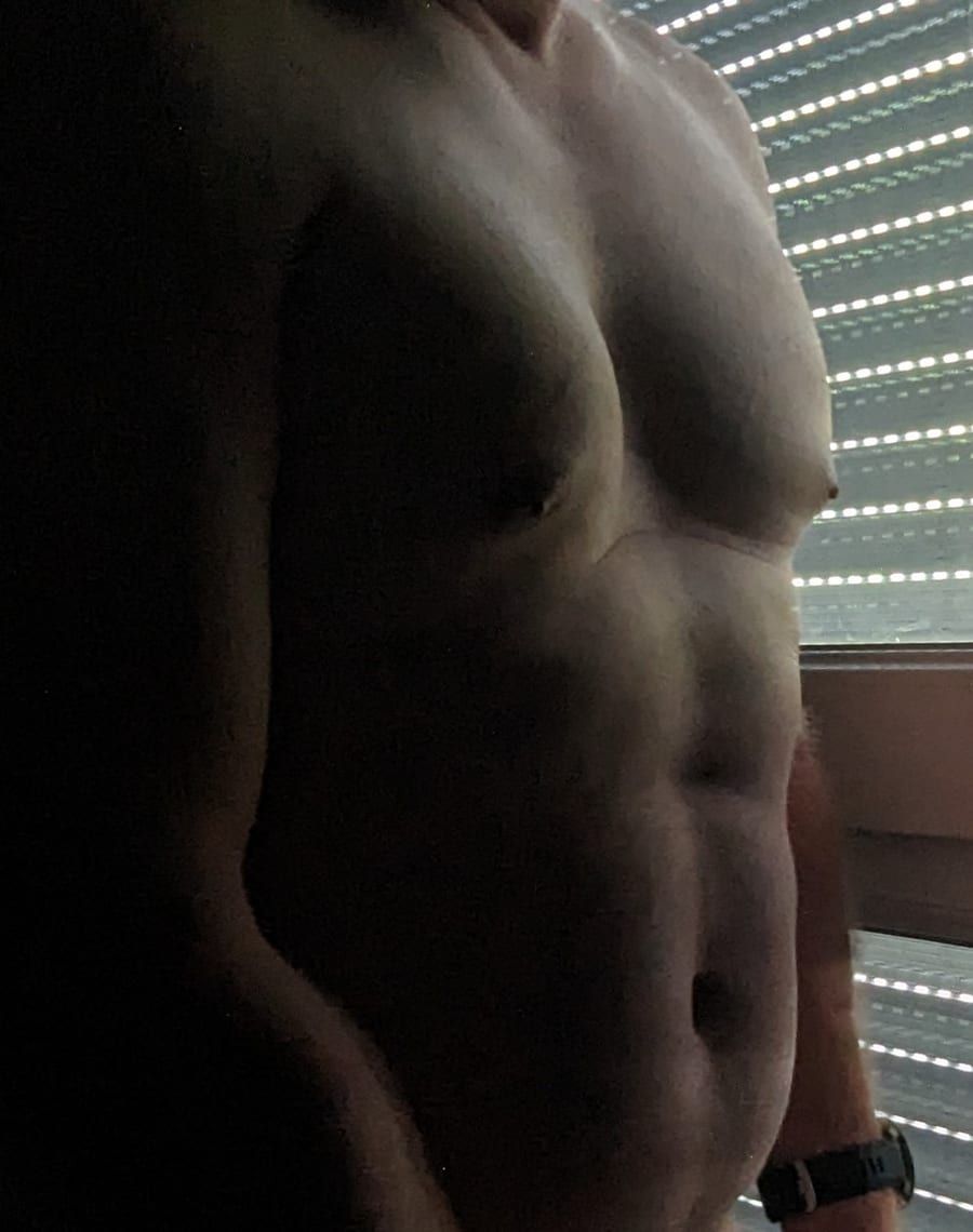 Profile of Greg, 25, Gay dating in Beecher (Michigan)
