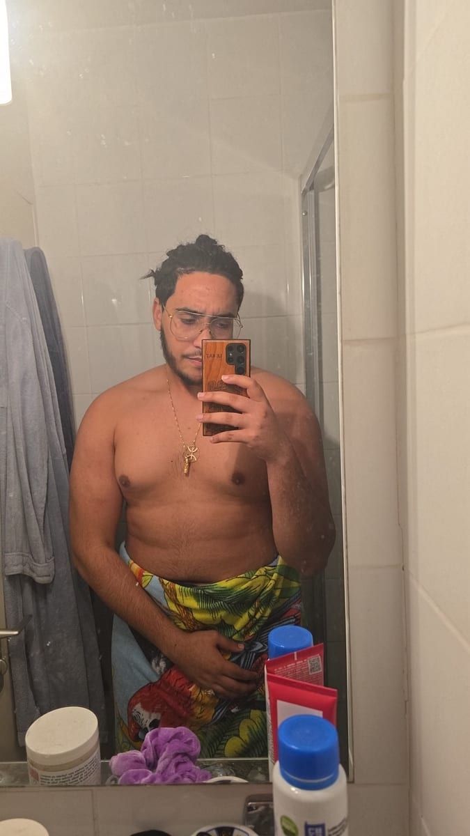 Profile of Aaron, 40, Gay dating in Cornelius (Oregon)