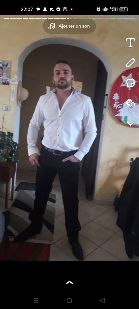 Profile of Mitchell, 44, Gay dating in Viola (New York)