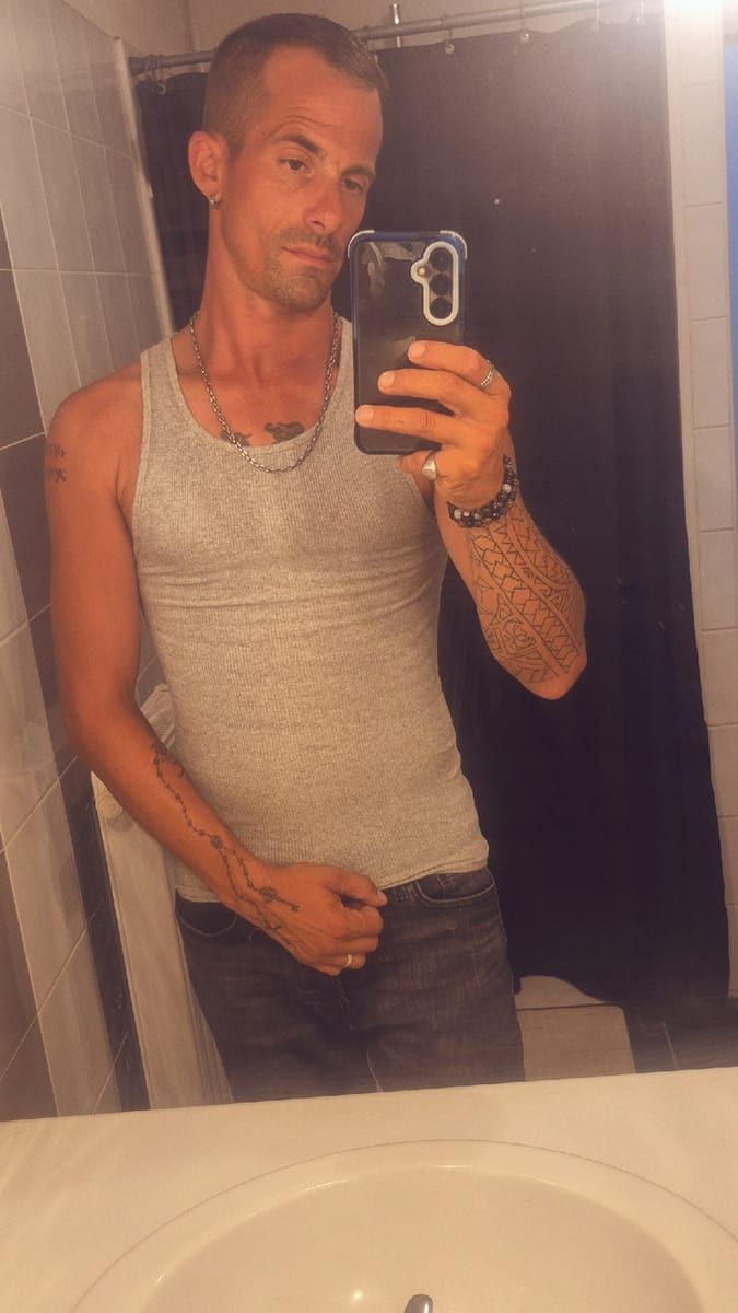Terry - Gay dating in North Liberty Profile of Terry, 27, Gay dating in North Liberty (Iowa)