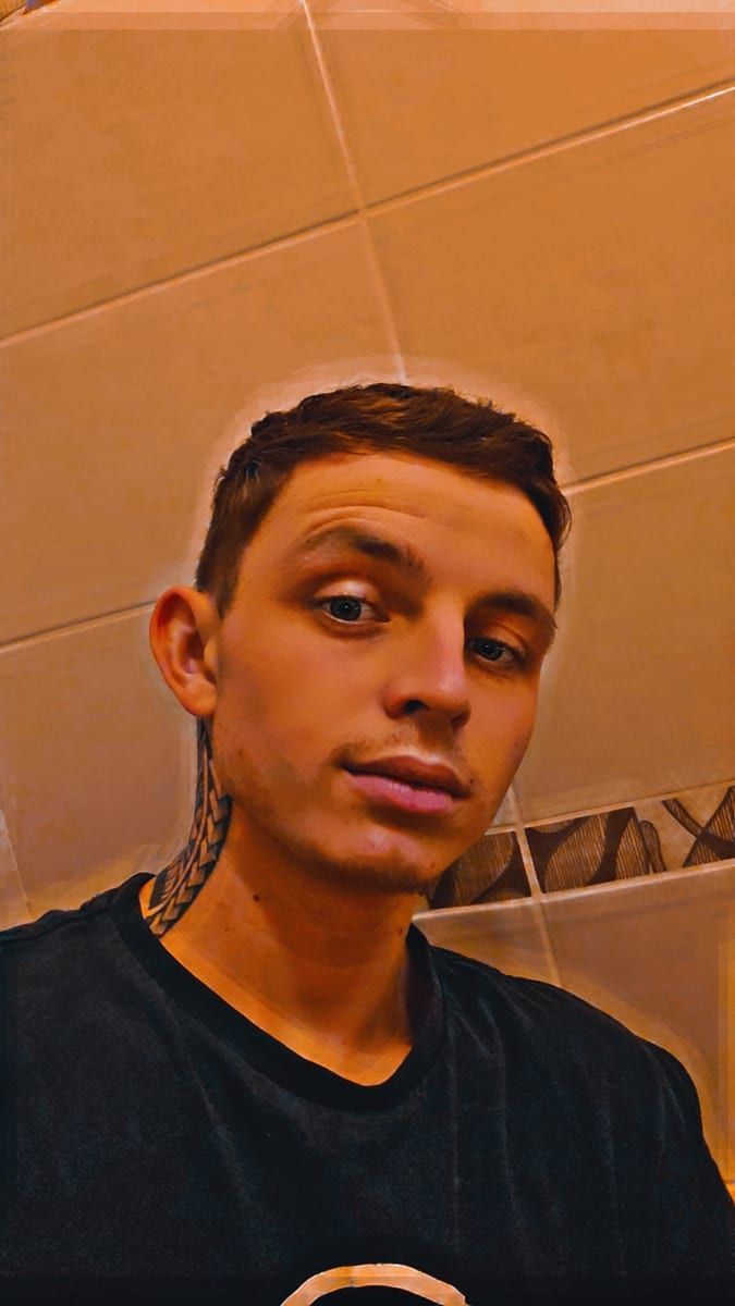 Profile of Connor, 24, Gay dating in Elkins (West Virginia)