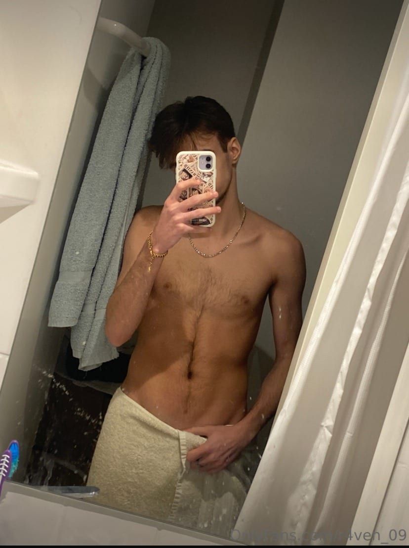 Charlie - Gay dating in Buxton Profile of Charlie, 32, Gay dating in Buxton (Maine)