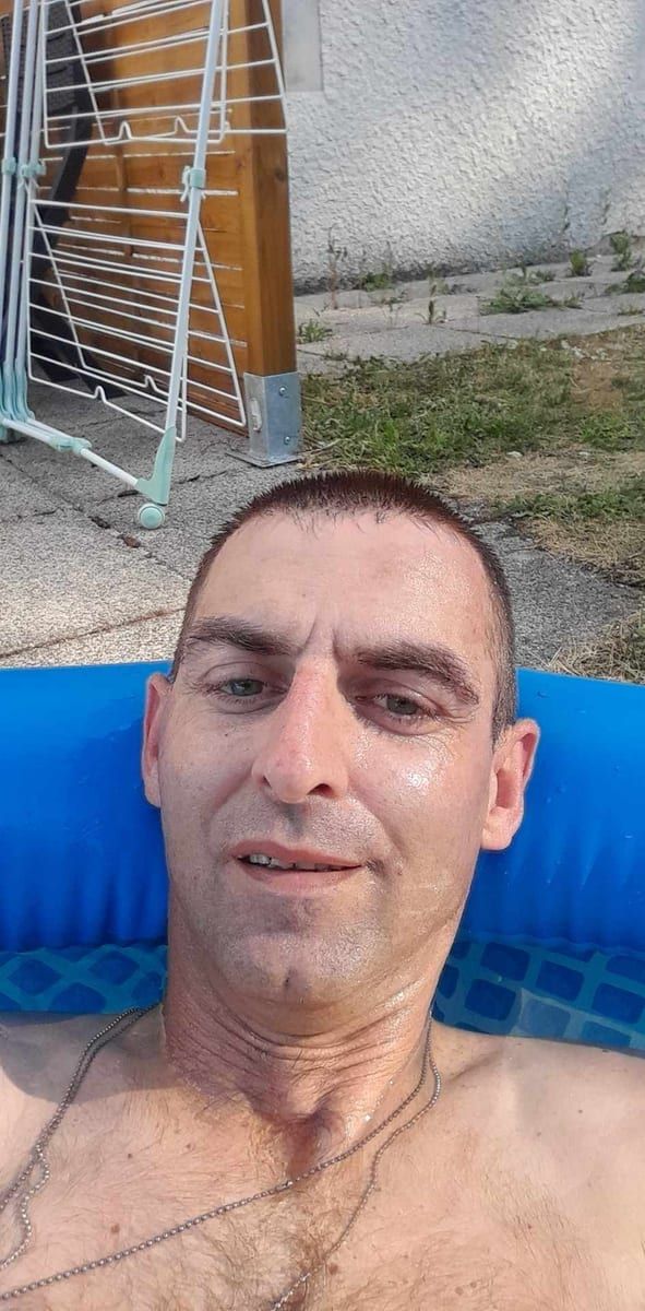Profile of Brandon, 33, Gay dating in Compton (California)